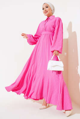 Pazarium - Kolları Boncuk Detaylı Kuşaklı Elbise Fuşya