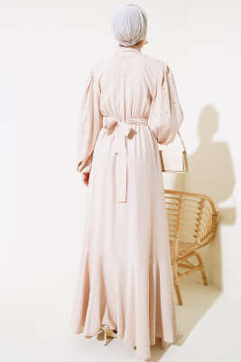 Kolları Boncuk Detaylı Kuşaklı Elbise Bej - Thumbnail