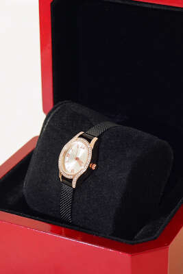 Oval Çerçeveli Taşlı Kadın Kol Saati Altın - Thumbnail