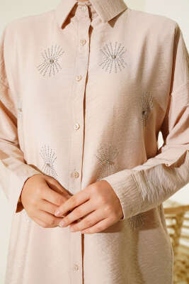 Taş Detaylı Ağaç Kabuğu Gömlek Latte - Thumbnail