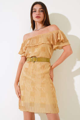 Pazarium - Kayık Yaka Piliseli Elbise Yağ Yeşili