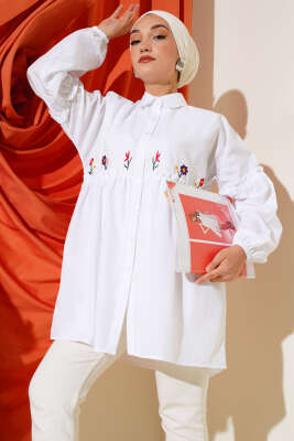 Pazarium - Pileli Çiçek Nakışlı Gömlek Beyaz