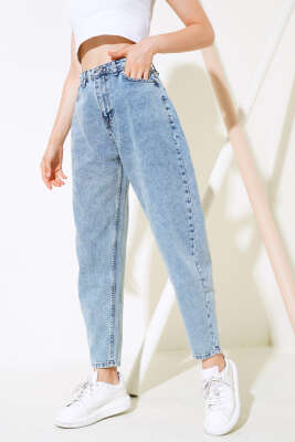 Boyfriend Arka Tokalı Kot Pantolon Açık Kar - Thumbnail