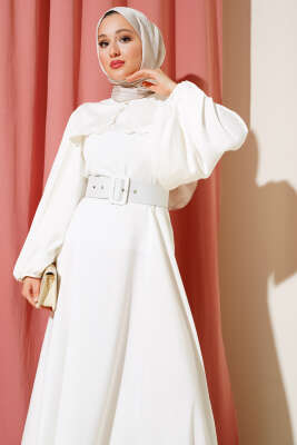 Pelerinli Kemerli Saten Elbise Ekru - Thumbnail