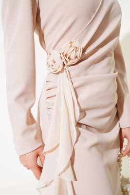 Gül Detaylı Elbise Bej - Thumbnail