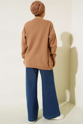 Nakış İşlemeli Düğmeli Triko Hırka Büsküvi - Thumbnail