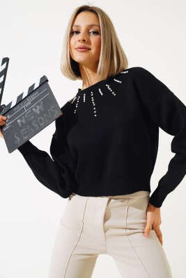 Yakası İncili Taşlı Triko Crop Kazak Siyah - Thumbnail