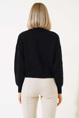 Yakası İncili Taşlı Triko Crop Kazak Siyah - Thumbnail