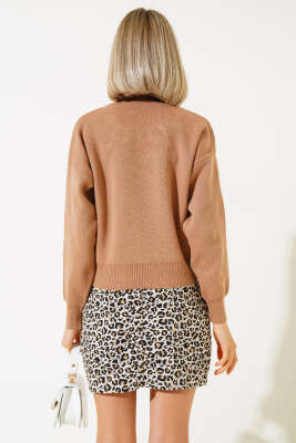 Yakası İncili Taşlı Triko Crop Kazak Büsküvi - Thumbnail