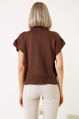 Yanları Düğmeli Yaka Fırfırlı Triko Süveter Kahve - Thumbnail