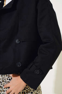 Kol ve Omuz Apoletli Kısa Ceket Siyah - Thumbnail