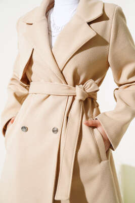 Kruvaze Yaka Kuşaklı Kısa Kaşe Kaban Bej - Thumbnail