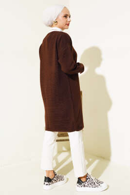 Önü Düğmeli Yatay Fitilli Triko Hırka Kahve - Thumbnail
