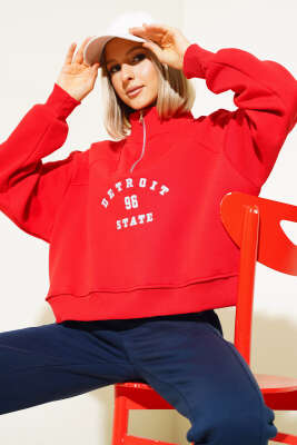 Nakışlı Fermuarlı Üç İplik Kısa Sweatshirt Kırmızı - Thumbnail