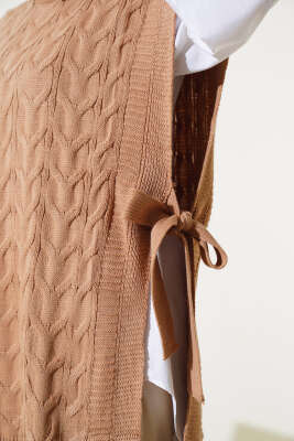 Saç Örgü Yan Bağlamalı Triko Süveter Büsküvi - Thumbnail