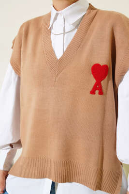 Kalp Nakışlı Triko Süveter Büsküvi - Thumbnail