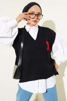 Kalp Nakışlı Triko Süveter Siyah - Thumbnail