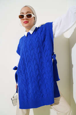 Saç Örgü Yan Bağlamalı Triko Süveter Saks - Thumbnail