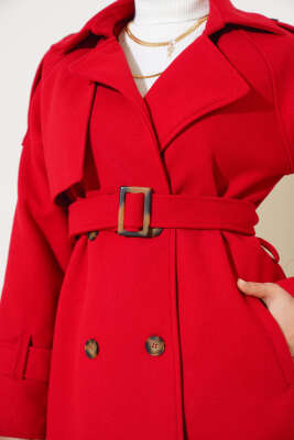 Omuz Apoletli Kuşaklı Kısa Kaşe Kaban Kırmızı - Thumbnail