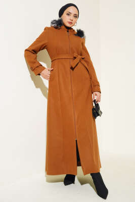 Pazarium - Kapüşonu Kürklü Fermuarlı Uzun Kaşe Kaban Taba