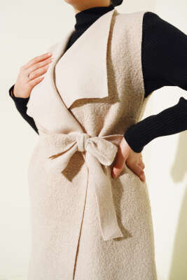 Kruvaze Yaka Uzun Buklet Yelek Bej - Thumbnail