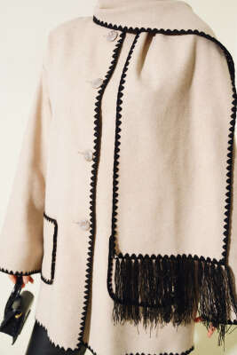 Midye Dikişli Atkılı Ceket Bej - Thumbnail