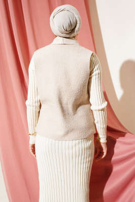 Kısa Buklet Yelek Bej - Thumbnail