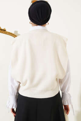 Önü İncili Triko Kısa Süveter Bej - Thumbnail