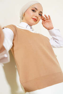V Yaka Kısa Triko Süveter Büsküvi - Thumbnail