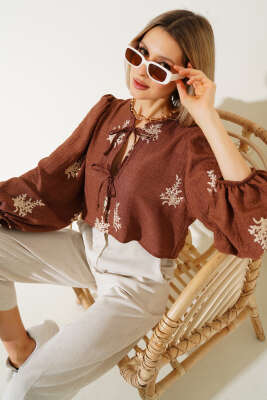 Nakış İşlemeli Önü Bağlamalı Bluz Taba - Thumbnail