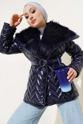 Pazarium - Yakası Kürklü Parlak Mont Lacivert