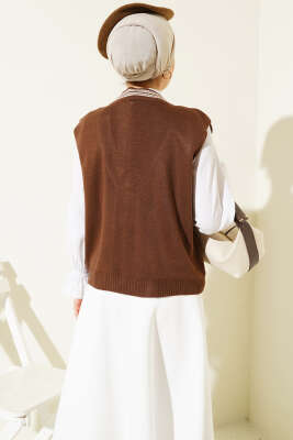 Önü Düğmeli Triko Yelek Kahve - Thumbnail