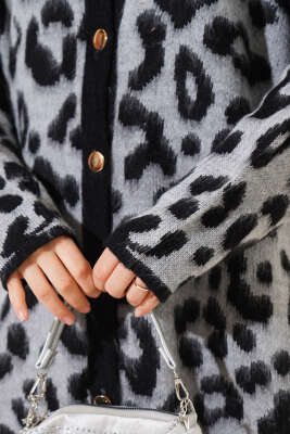 Gold Düğmeli Leopar Desen Triko Hırka Gri - Thumbnail