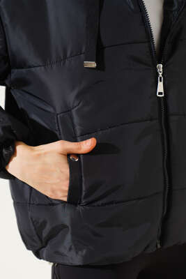 Kapüşonlu Fermuarlı Kısa Şişme Mont Siyah - Thumbnail