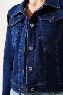 Metal Düğmeli Cepli Kısa Kot Ceket Lacivert - Thumbnail