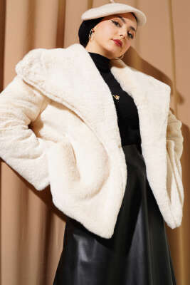 Pazarium - Cepli Basic Kısa Peluş Mont Ekru