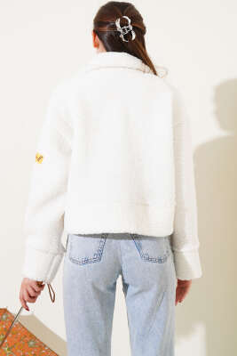 Arma Detaylı Peluş Kısa Mont Ekru - Thumbnail