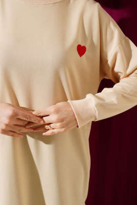 Kalp Nakışlı Uzun Tunik Bej - Thumbnail