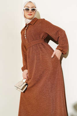 Taşlı Çıtçıt Düğmeli Kuşaklı Elbise Kahve - Thumbnail