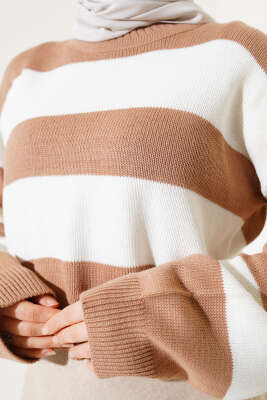 Kalın Çizgili Triko Crop Kazak Büsküvi - Thumbnail