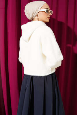 Kapüşonlu Çıtçıtlı Kısa Triko Hırka Beyaz - Thumbnail