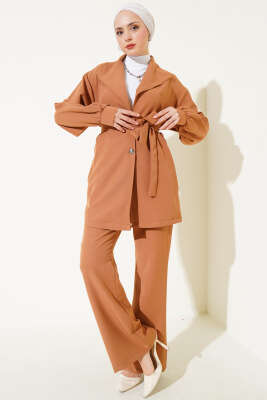 Pazarium - Kruvaze Yaka Kuşaklı İkili Takım Camel