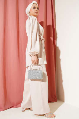 Yakası Taşlı Kuşaklı Saten İkili Takım Bej - Thumbnail