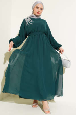 Yakası Taşlı Kuşaklı Şifon Elbise Zümrüt Yeşili - Thumbnail