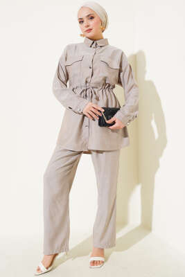 Pazarium - Çift Göğüs Cepli Metal Düğmeli İkili Takım Bej