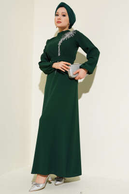 Pazarium - Yaka Taşlı Kuşaklı Elbise Zümrüt