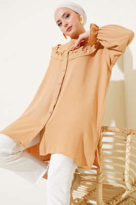 Pazarium - V Fırfırlı Gömlek Camel