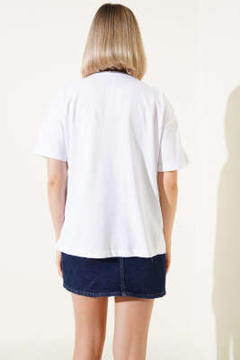 Baskılı Kolyeli T-shirt Beyaz - Thumbnail