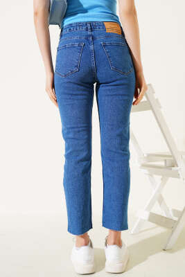 Dar Kesik Paça Mom Kot Pantolon Açık Mavi - Thumbnail