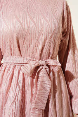 Dalga Dantelli Kuşaklı Elbise Pudra - Thumbnail